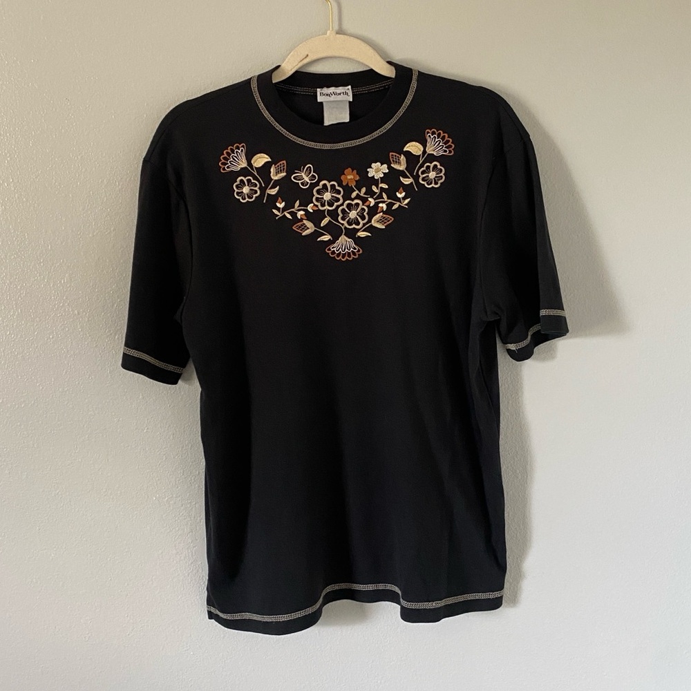 Vintage floral embroidered black t-shirt size S grandmacore autumnal colors